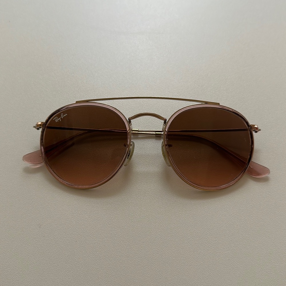 Ray-Ban pink